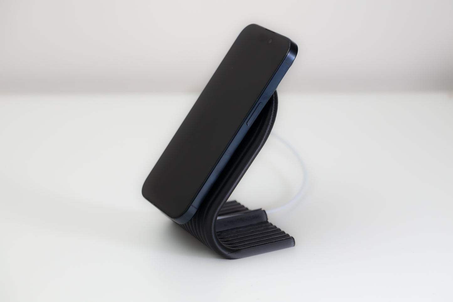 Magsafe Compatible iPhone Charging Stand - Black